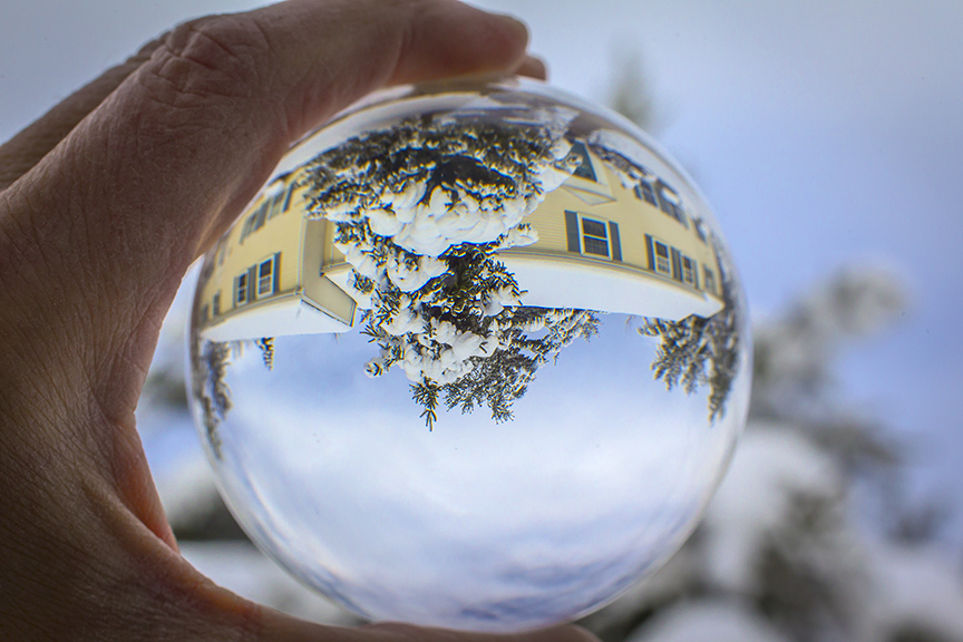 Globe Reflection v1_43G4428